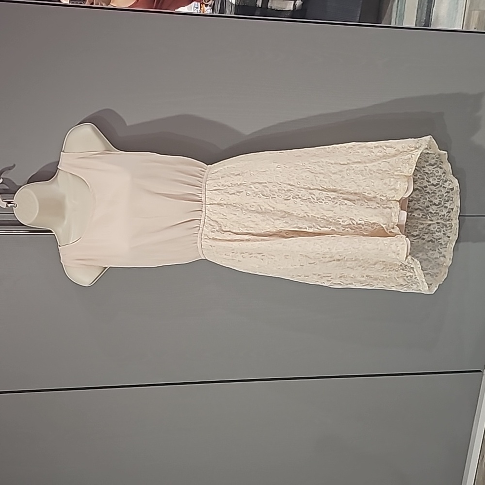 Pinky party dress, cream color with lace